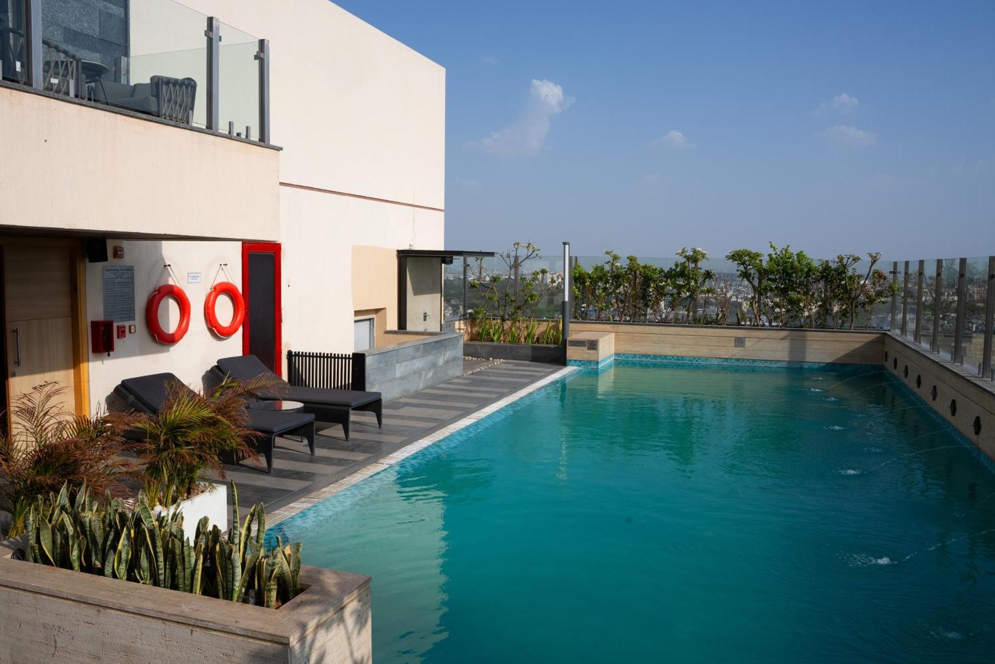 Hyatt Place Jaipur Malviya Nagar Exteriér fotografie Pool at the hotel